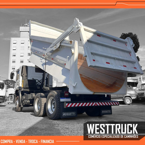 Volkswagen 26-280 Modelo 2015 Com Caçamba