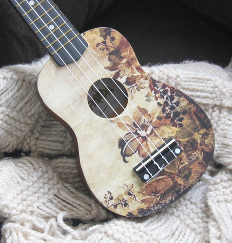 Ukelele Soprano Jake Diseño Otoño + Funda + Púa