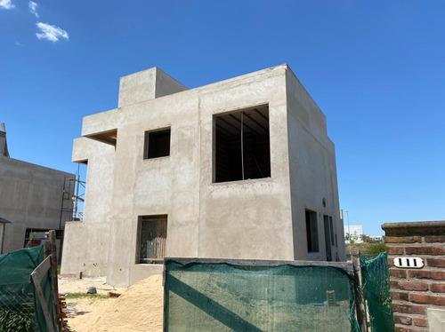 Imagen 3 de 7 de Casa En Venta En El Cantón Golf, Escobar.