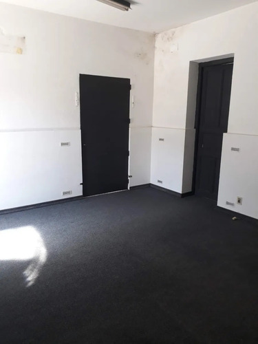 Local Deposito Con Oficinas Venta ,goes Guaviyu Y Garibaldi
