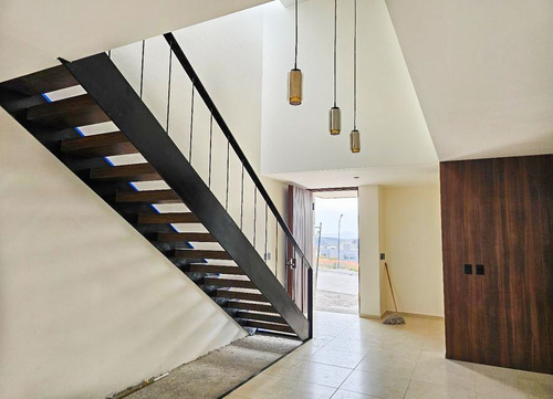 Casa En Venta En Juriquilla