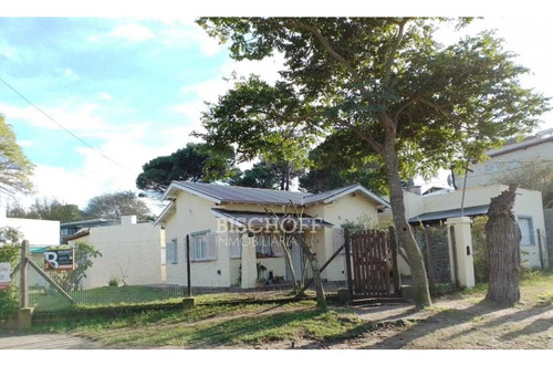 Venta En Block, Chalet 3 Amb + 8 Habitaciones Con Baño Privado.