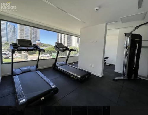 Departamento En Venta A Estrenar, 2 Dormitorios, Torre Gauguin, Playa Brava, Punta Del Este.