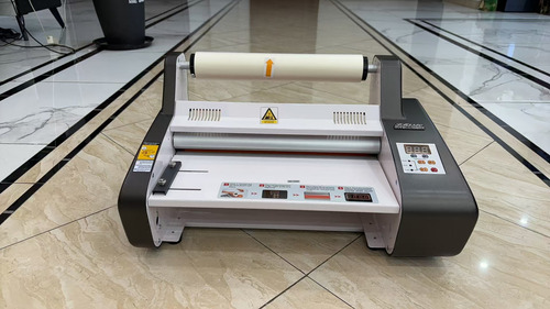 Laminadora Térmica Tabloide + 1 Rollo brillante Bopp (digital)