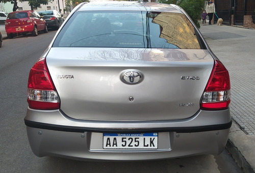 Imagen 8 de 15 de Toyota Etios 2016 1.5 Sedan Xs