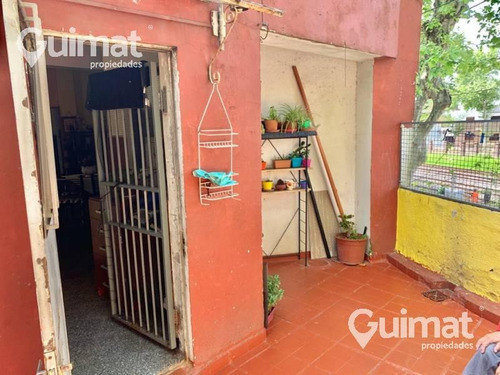 Imagen 7 de 8 de Villa Del Parque Ph 3 Amb. Con Patio Y Balcon Primer Piso Por Escalera