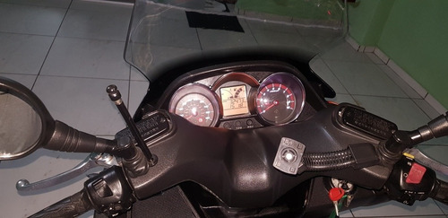 Downtown 300i Scooter