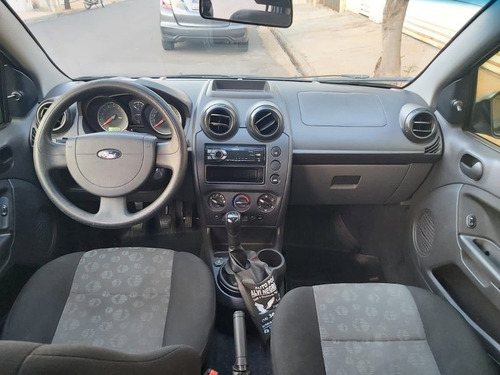 Imagem 2 de 4 de Ford Fiesta 2012 1.0 Flex 5p