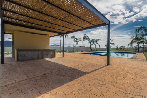 Imagen 1 de 14 de Venta De Casa Con Roof Garden Y Vista A La Alberca
