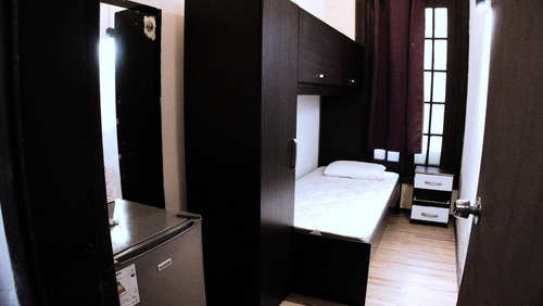 Habitaciones Individuales Y Compartidas Con Baño Privado