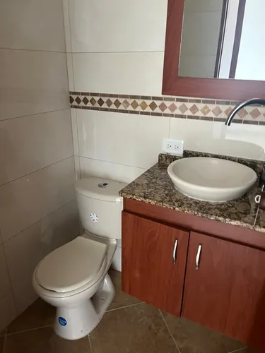 Apartamento Con Excelentes Espacios En Los Colores - Medellín, ¡oportunidad!