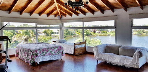 Venta Casa En 2 Lotes San Isidro Labrador Al Agua