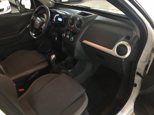 Imagem 8 de 10 de Chevrolet Montana 1.4 Mpfi Ls Cs 8v Flex 2p Manual