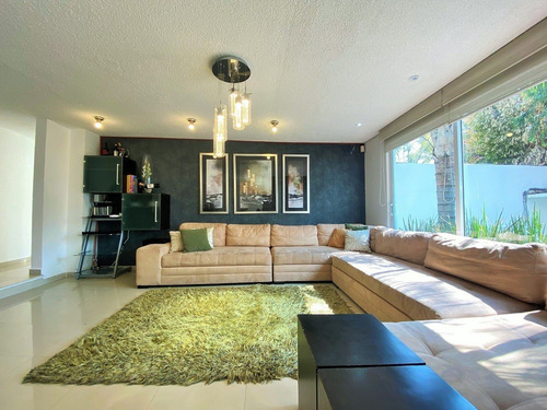 Imagen 2 de 24 de Casa En Calle Cerrada En Venta En Lomas Del Olivo