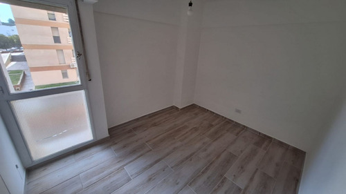 Alquiler Departamento Dos Dormitorios En Centro De Neuquén