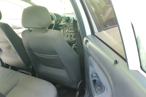 Volkswagen Voyage 2012 1.6 Vht Comfortline Total Flex 4p