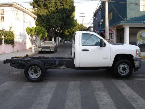 Chevrolet Silverado 2 Pts, Chasis Cabina, Mt5 2013