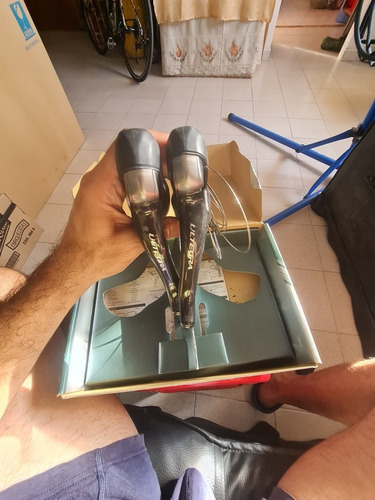 Imagen 1 de 5 de Palancas De Ruta Integrada Carbón Shimano Ultegra 10v