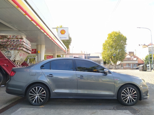 Imagen 6 de 10 de Volkswagen Vento 2.0 Tsi Gli 211cv App Connect + Nav 2016