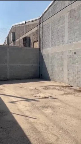 Bodega En Renta De 2,000m2 En Tultitlan Estado De México. La Bodega Se Ubica A Unas Cuadras Del Circuito Exterior Mexiquense.