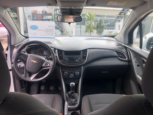Imagen 13 de 15 de Chevrolet Trax Ls