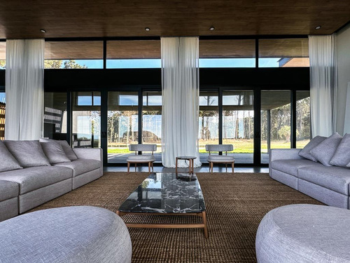 Casa En Venta Primera Linea Al Mar Punta Del Este (ref: Bpv-10119)