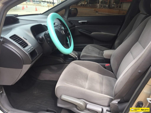 Honda Civic .