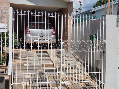 Imagem 1 de 6 de Venda De Casas / Padrão Na Cidade De Araraquara 10854