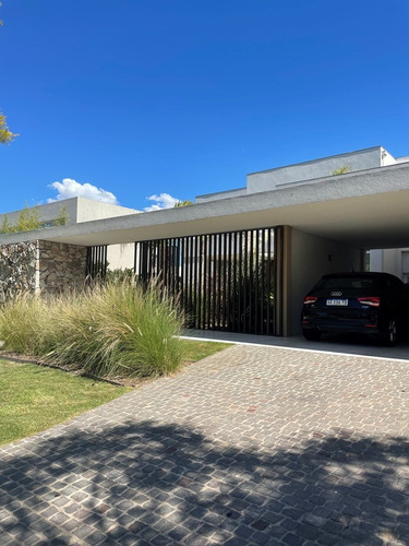 Imagen 6 de 30 de Casa En Venta En El Golf, Nordelta, G.b.a. Zona Norte