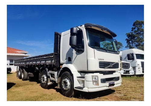 Imagem 2 de 7 de Volvo Vm 260 Bitruck
