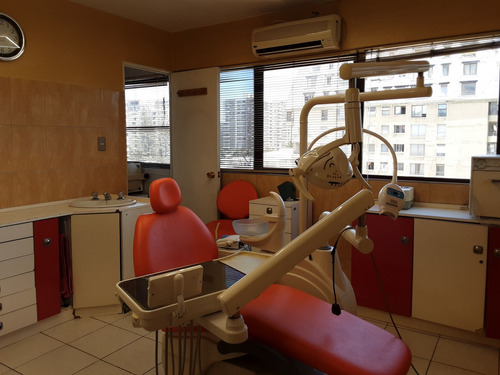 Se Vende 2 Oficinas/consulta Medica, Cdte Whiteside Con La M