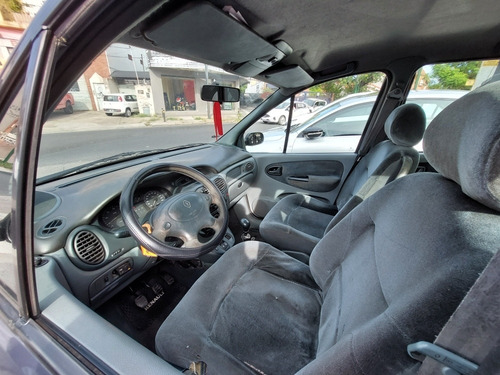 Imagen 4 de 11 de Renault Scénic 2000 2.0 Rxe