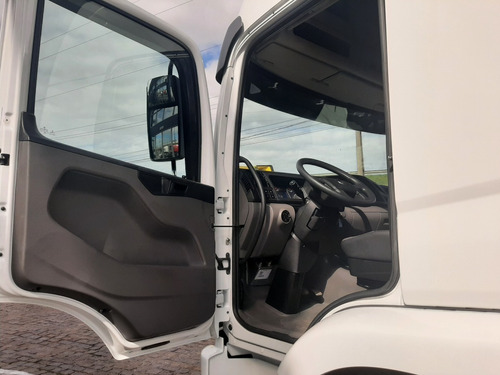Imagem 4 de 10 de Volks Constellation 24.280 V-tronic Com Baú Facchini 9.5m
