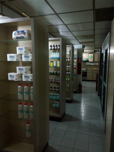 Edificio Con Farmacia