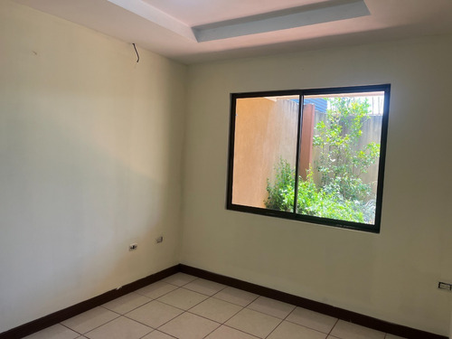 Imagen 6 de 20 de Venta Casa En San Rafael Heredia, De 1 Piso, Con Patio Amplio Y Hermosa Terraza, Toda Construida En Block, Con Accesibilidad A Trasporte Publico Y Centros Educativos