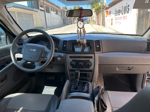 Jeep Grand Cherokee 3.7 Laredo V6 4x2 Mt