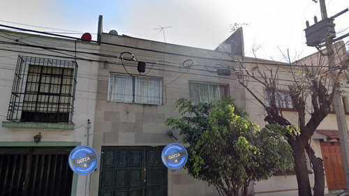 Casa En Ciclistas Col. Country Club Coyoacán. Remates Exclusivos, Tu Nuevo Hogar Te Espera.