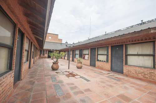 Se Vende Hotel Familiar/ Terreno (lote) En Villa Lugano