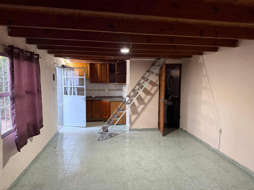 Se Alquila En Villa Colón.dúplex Con Posibilidad De 2 Dorm