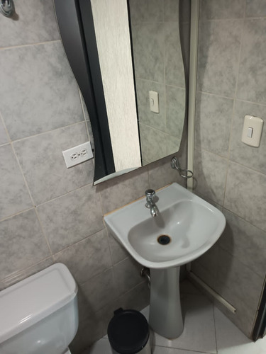 Venta Local C.c Vasconia Los Teques (m.v)