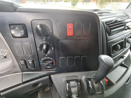 Imagen 12 de 15 de Mercedes Benz Atego 1725