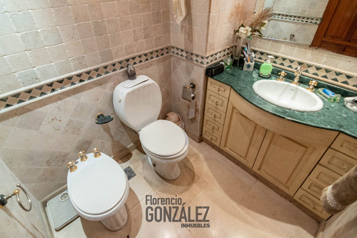 Casa De 5 Ambientes Con Cochera Y Jardin En Lugano