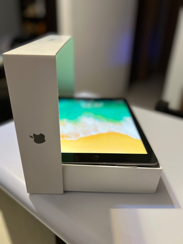 Apple iPad Air (5a Generación) 10.9 Wi-fi 64 Gb- Azul (Usado)