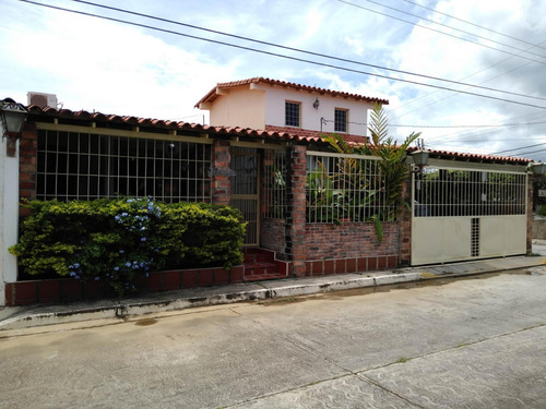 José Trivero Vende Casa Ubicada En Cabudare, Conjunto Cerrado Con Vigilancia Privada