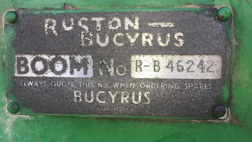 Bucyrus Con Bola De Demolición, Se Hace Pilotera