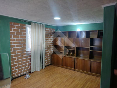 Casa En Venta De 5 Dorm. En Conchalí