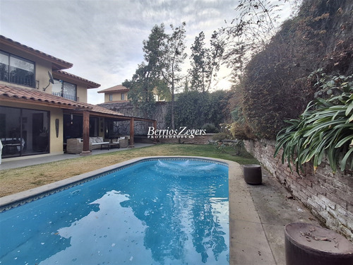 Casa En Venta De 4 Dorm. En Lo Barnechea Jumbo Pie Andino