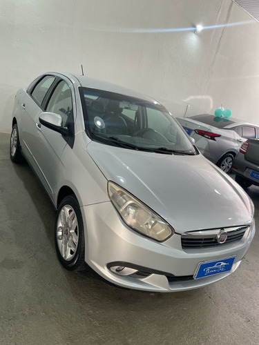 Fiat Grand Siena 1.6 16v Essence Flex Dualogic 4p