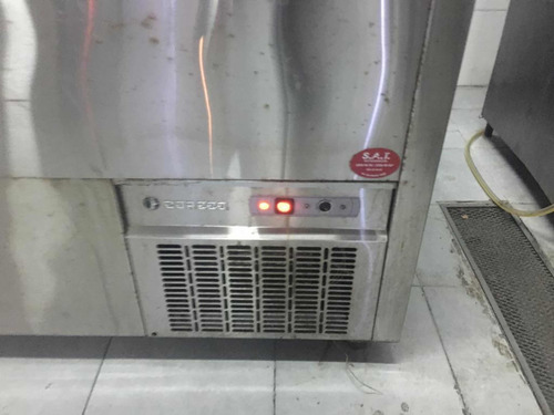 Imagen 5 de 5 de Heladera Botellero Bajo Mesada 3 Puertas