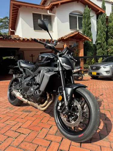 Mt 09 V4